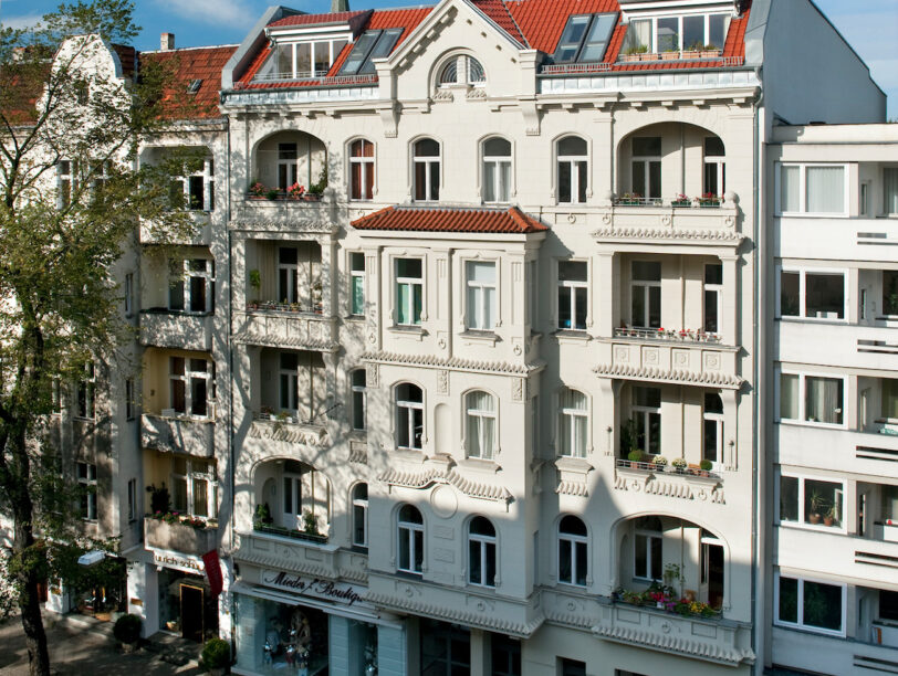 UHLANDSTR. 45, 10719 BERLIN